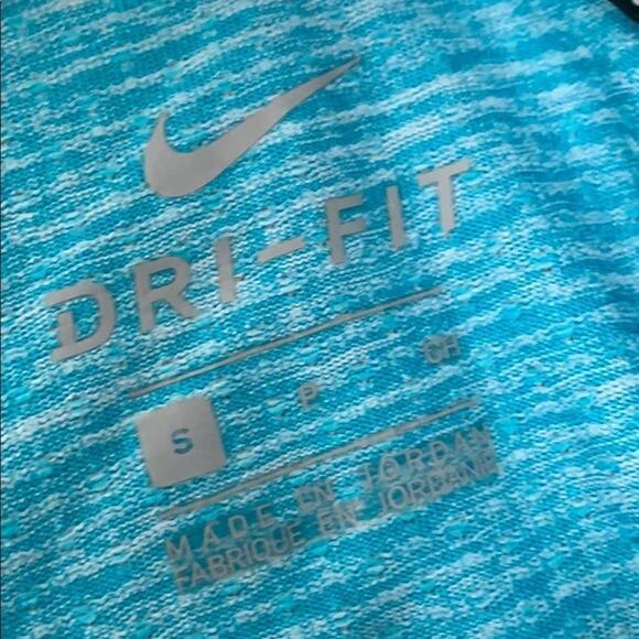 NIKE RUNNERS ATHLETIC‎ DRI FIT TOP SIZE S - Picture 6 of 8